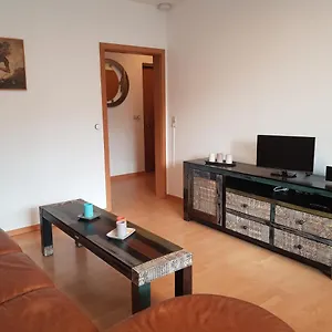 https://elisenstrasse-elbe-und-terrassenufer-34-qm.dresdenhotels.net
